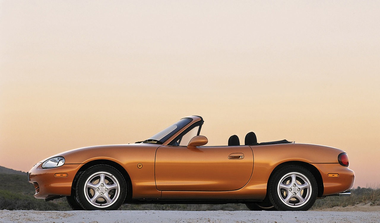 Mazda MX-5 1998: immagini ufficiali