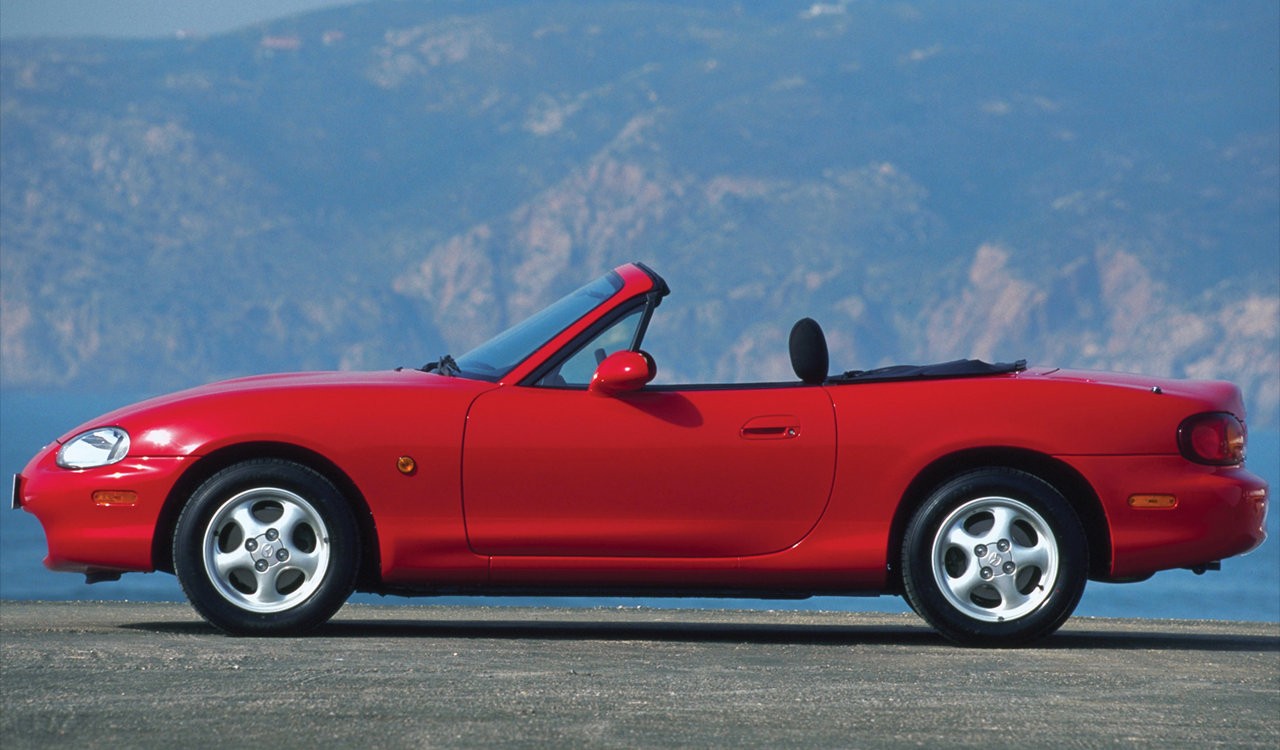 Mazda MX-5 1998: immagini ufficiali