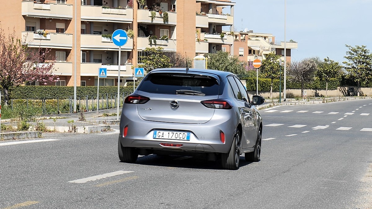 Opel Corsa-E: prova su strada