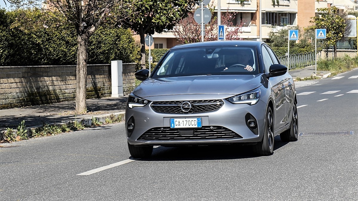 Opel Corsa-E: prova su strada