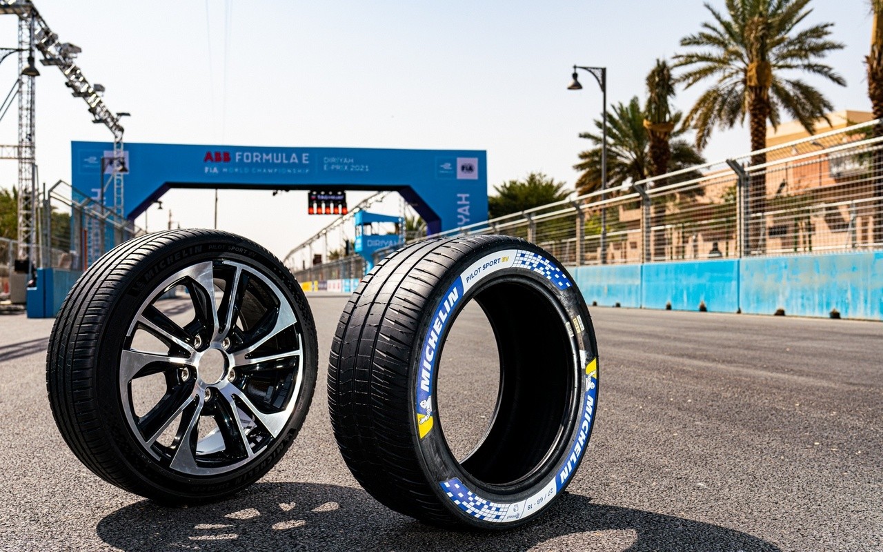 Michelin e.PRIMACY e Pilot Sport EV: le immagini ufficiali