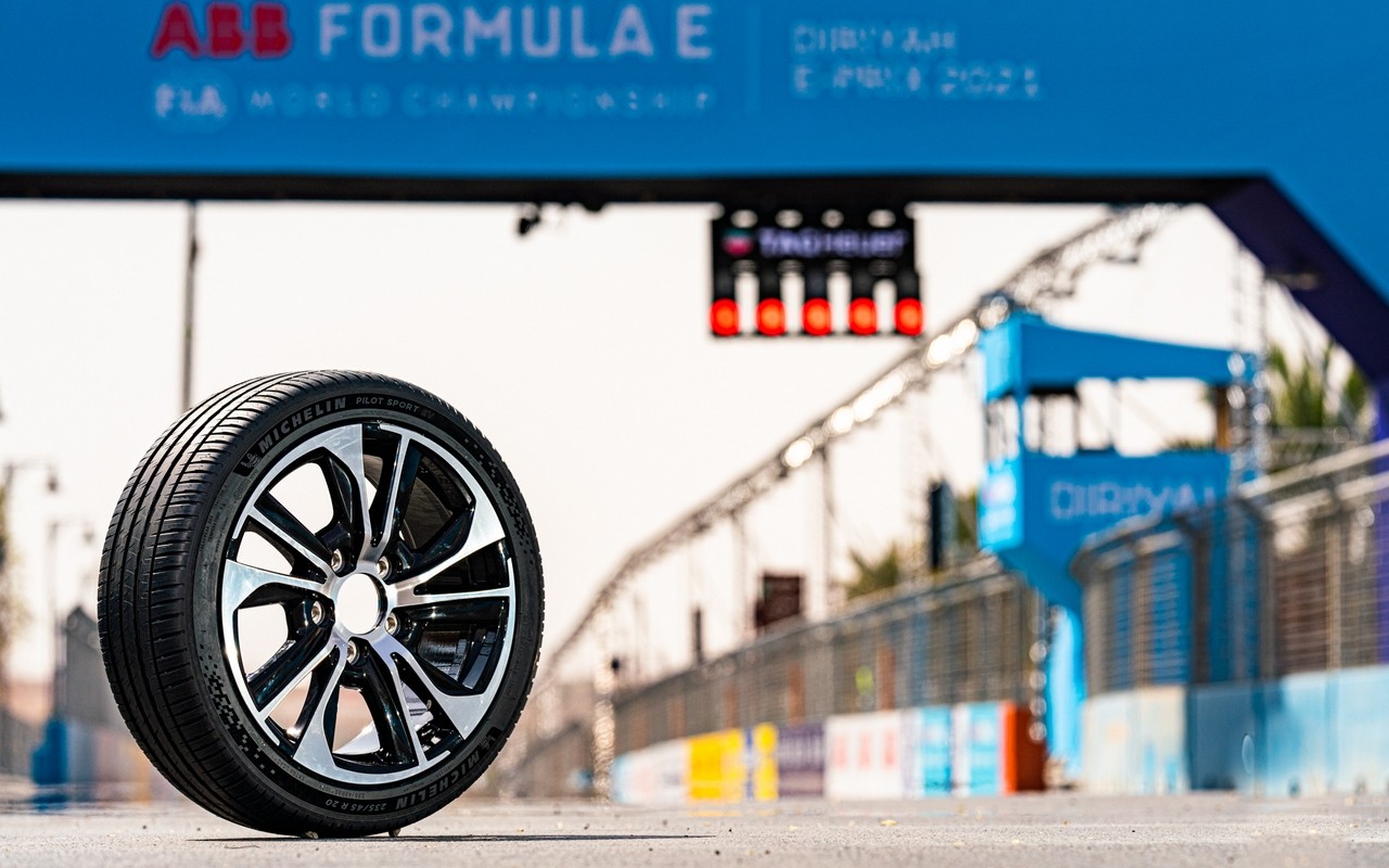 Michelin e.PRIMACY e Pilot Sport EV: le immagini ufficiali