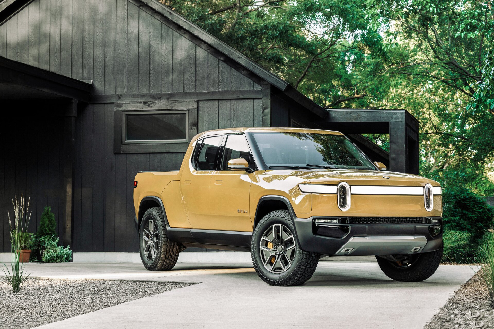 Rivian R1T: le immagini