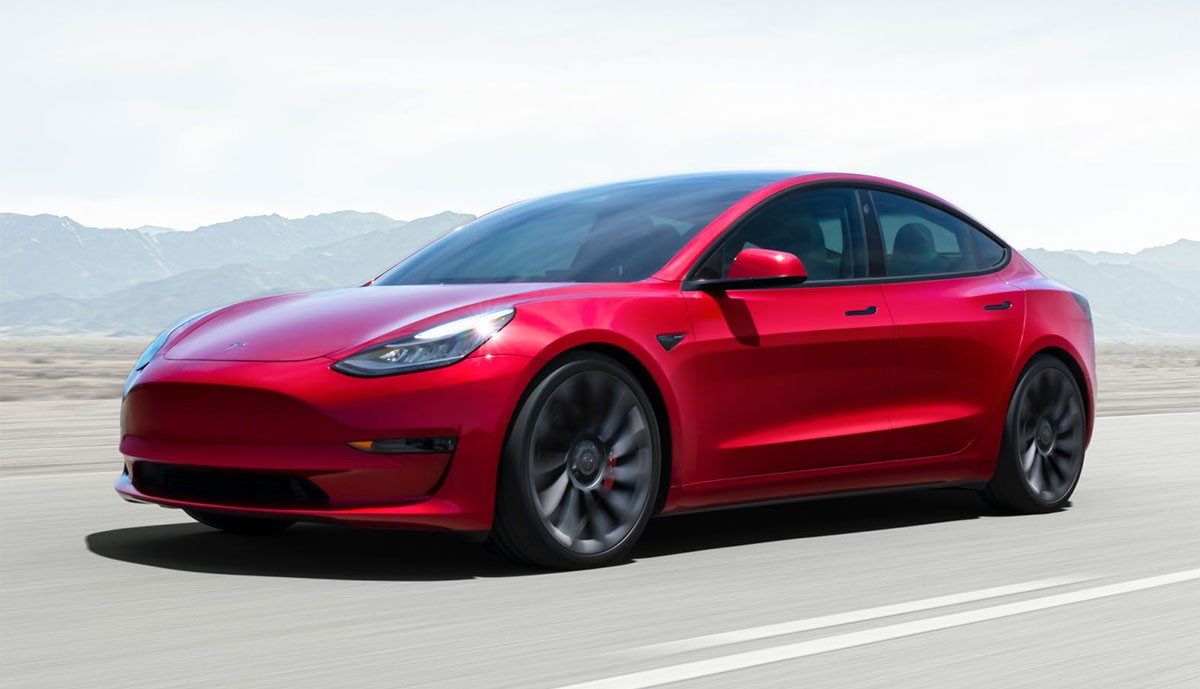 Tesla Model 3 2021: immagini ufficiali