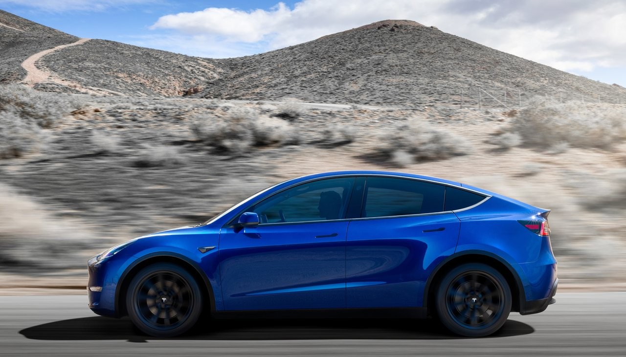 Tesla Model Y: immagini ufficiali