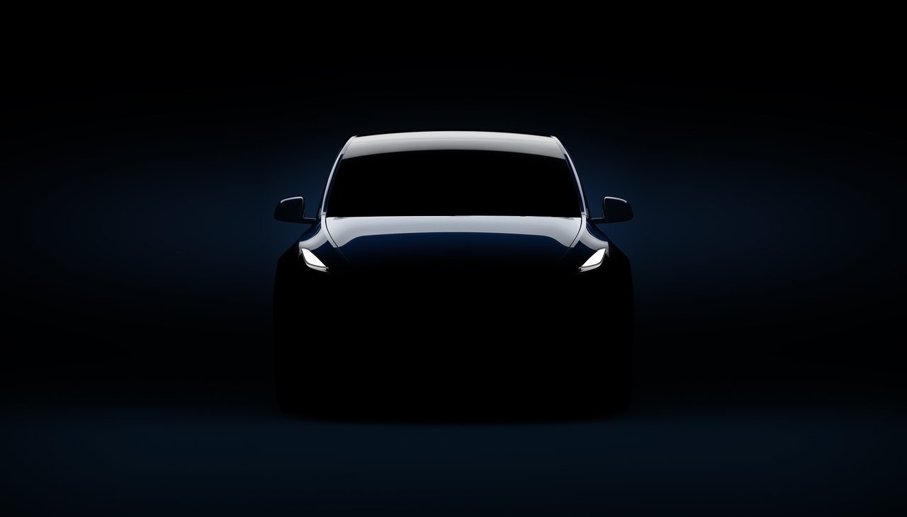 Tesla Model Y: immagini ufficiali