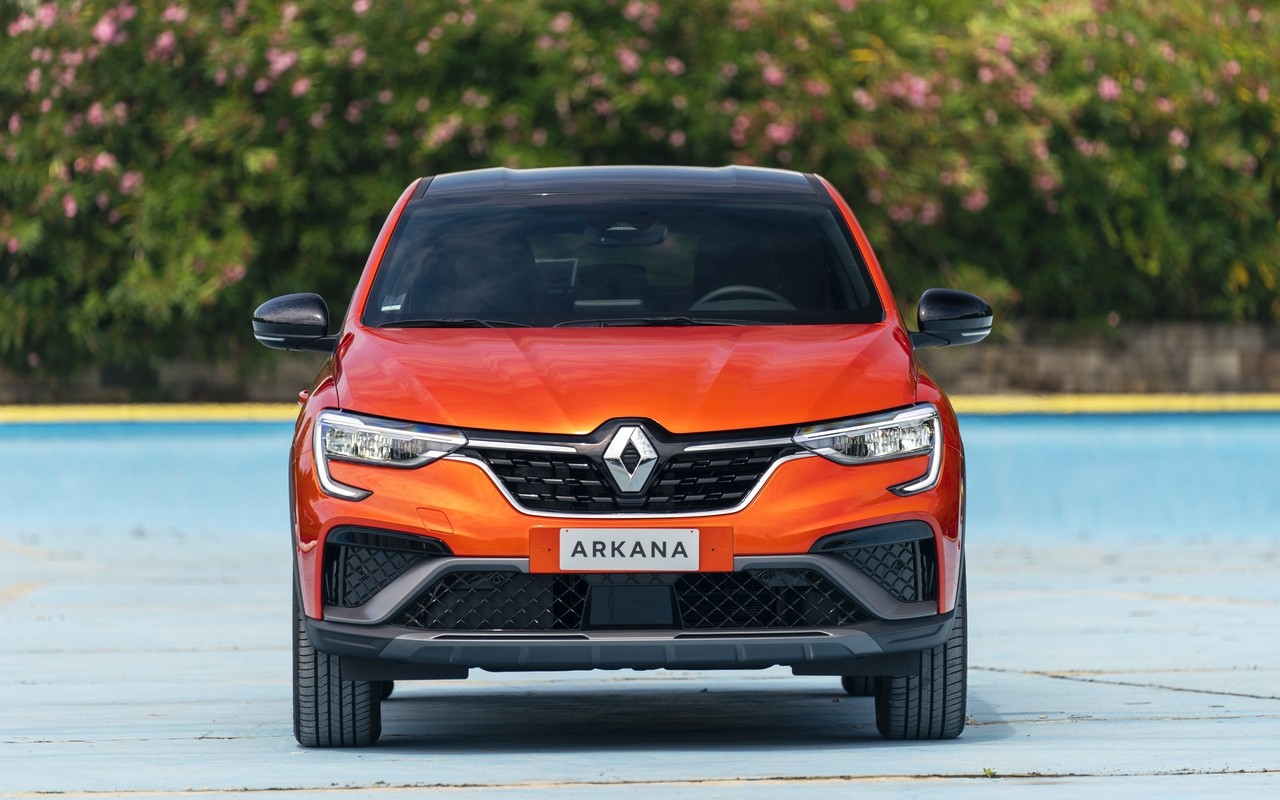 Renault Arkana E-TECH 145, nuove immagini ufficiali