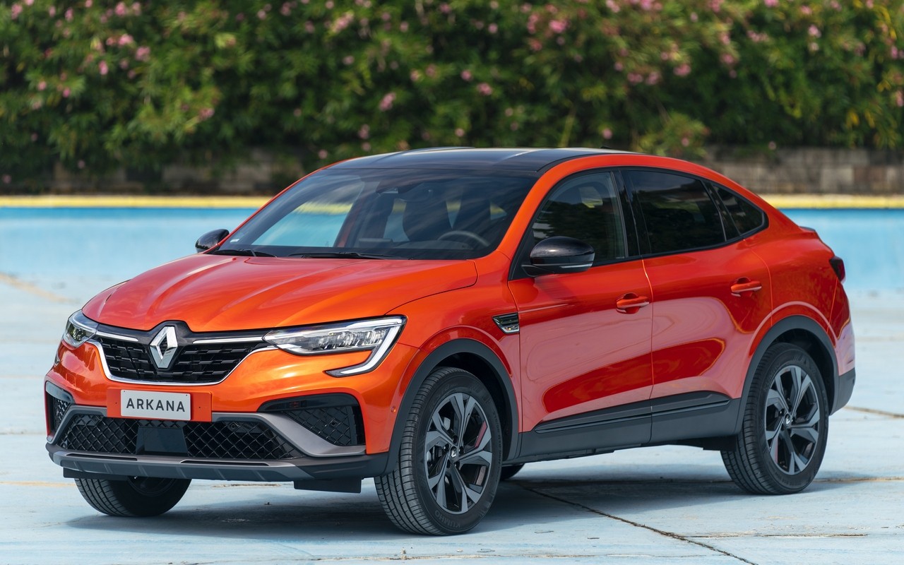 Renault Arkana E-TECH 145, nuove immagini ufficiali