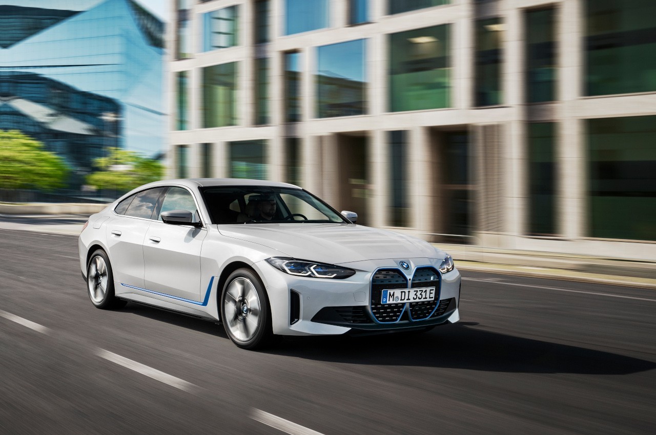 Bmw i4 2021: immagini ufficiali