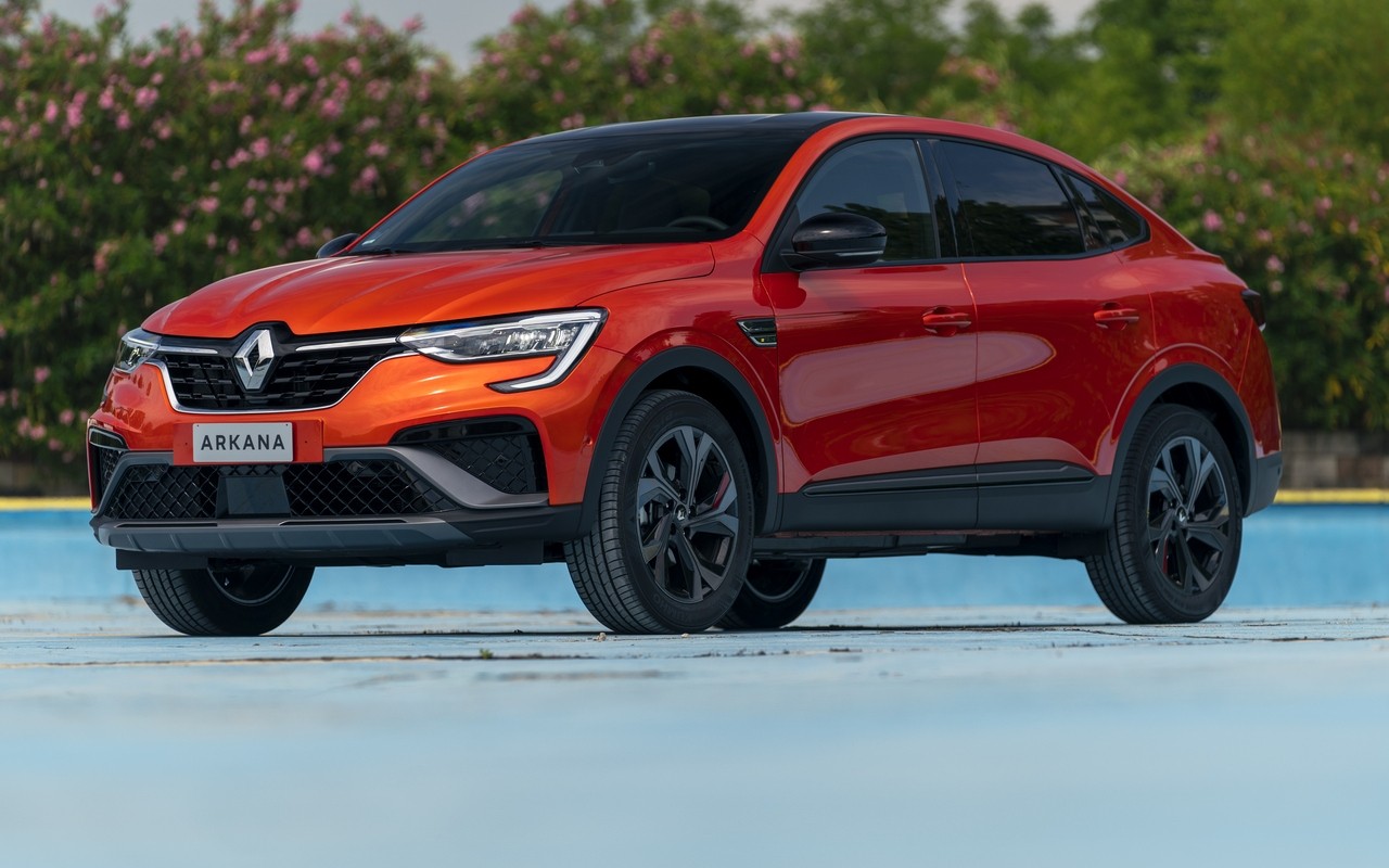 Renault Arkana E-TECH 145, nuove immagini ufficiali