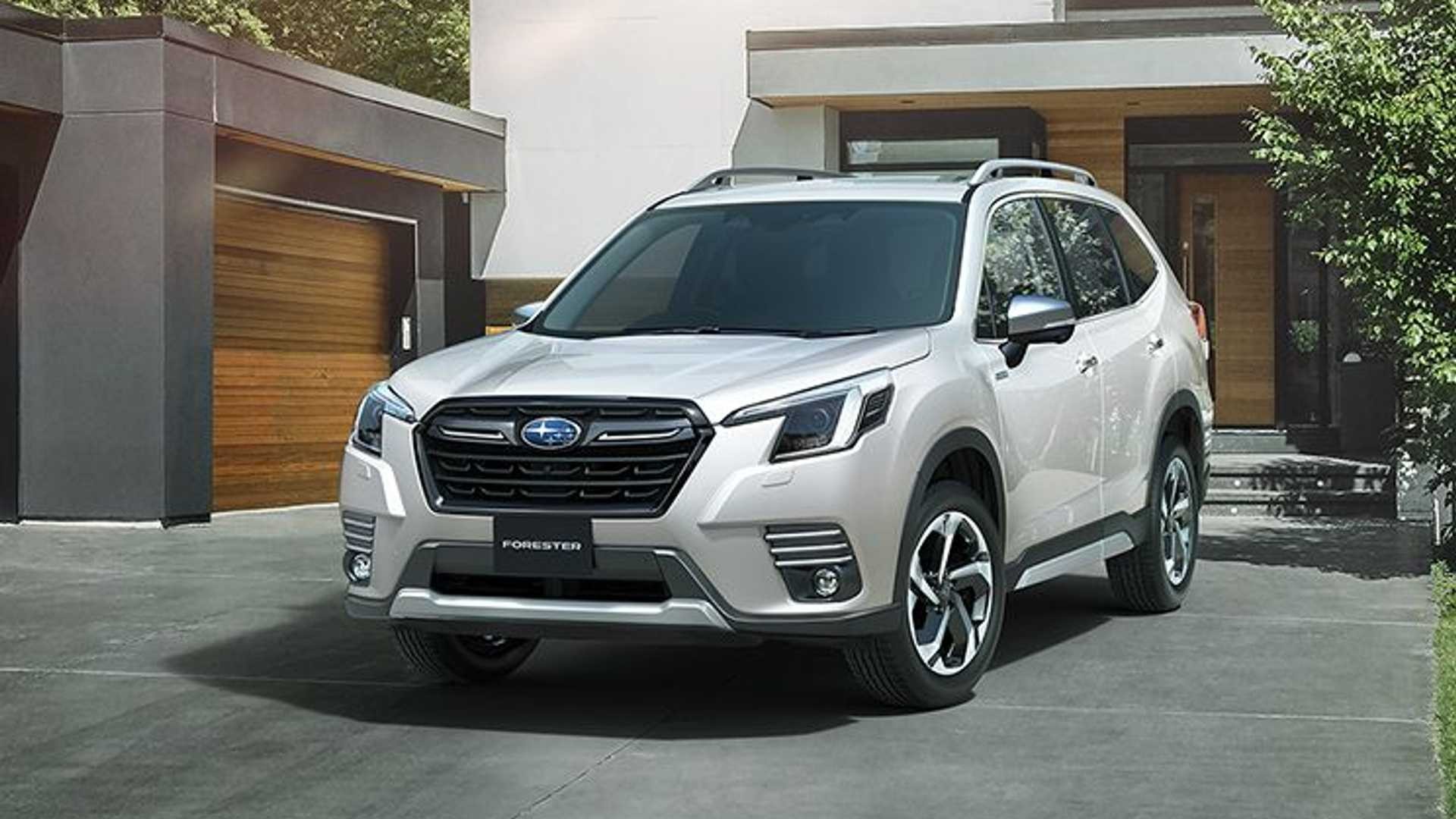 Subaru Forester restyling: le immagini ufficiali