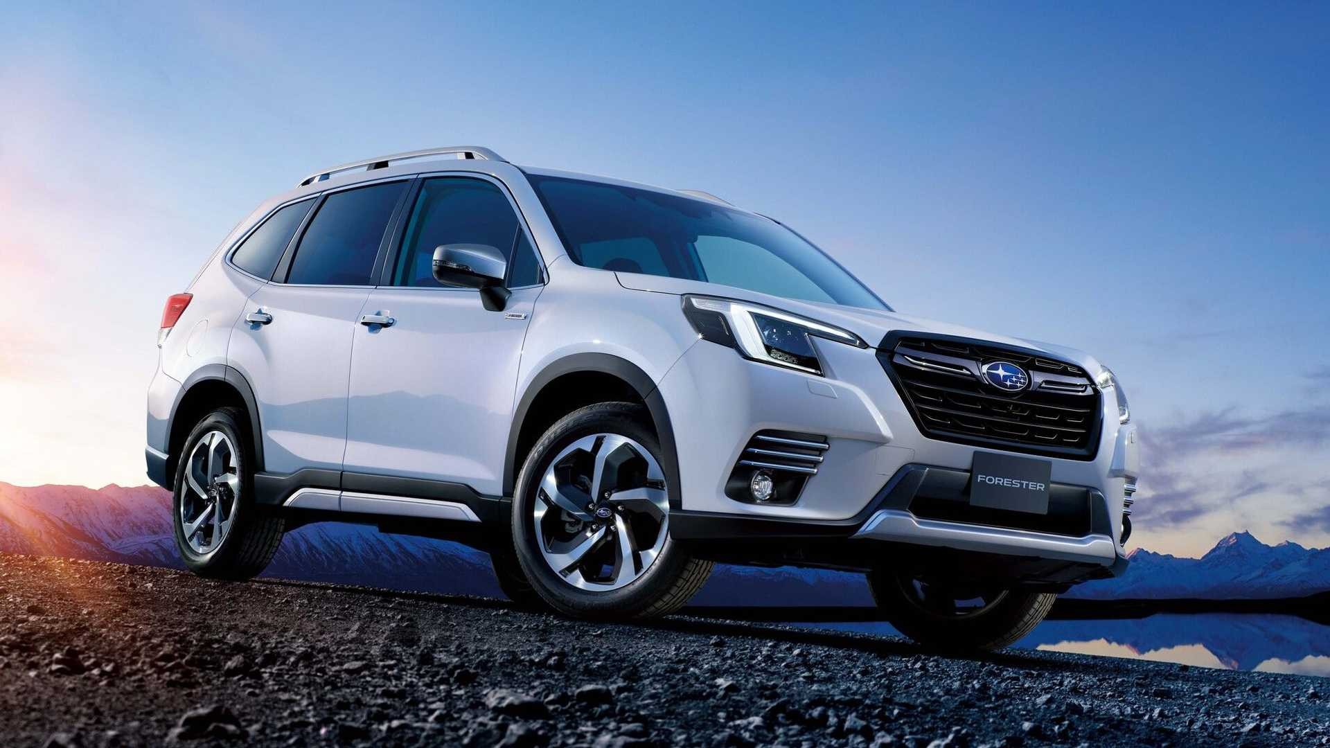 Subaru Forester restyling: le immagini ufficiali