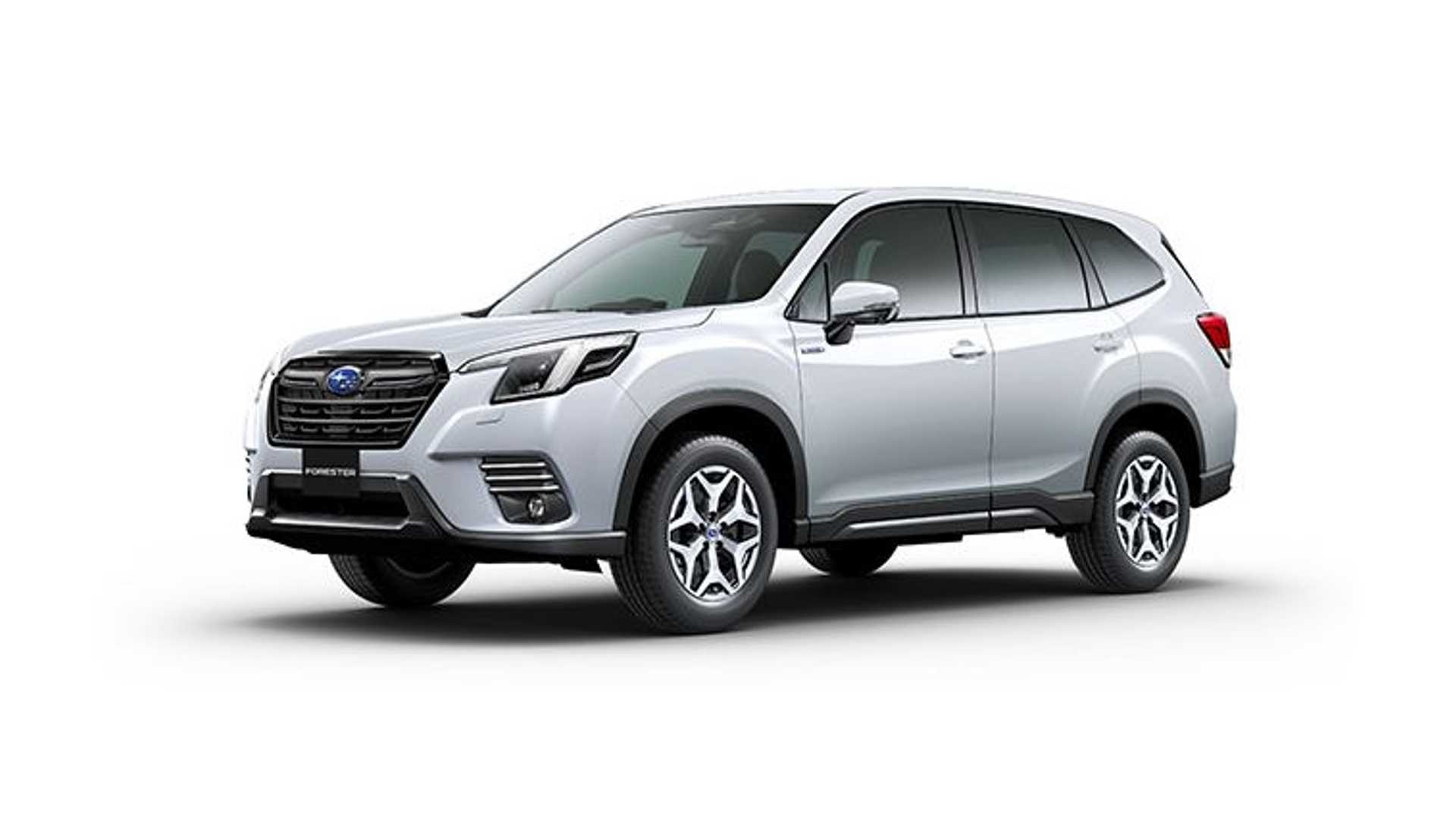 Subaru Forester restyling: le immagini ufficiali