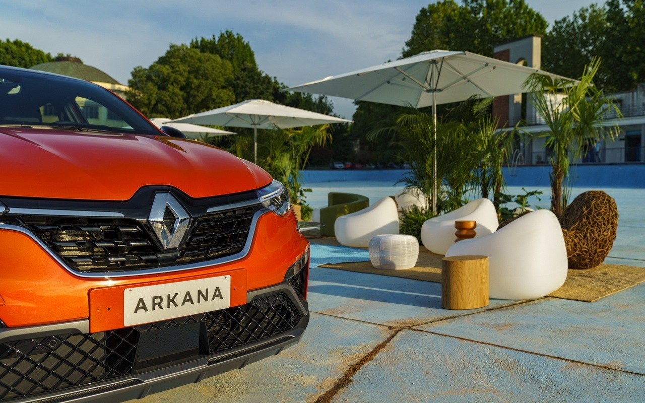 Renault Arkana E-TECH 145, nuove immagini ufficiali