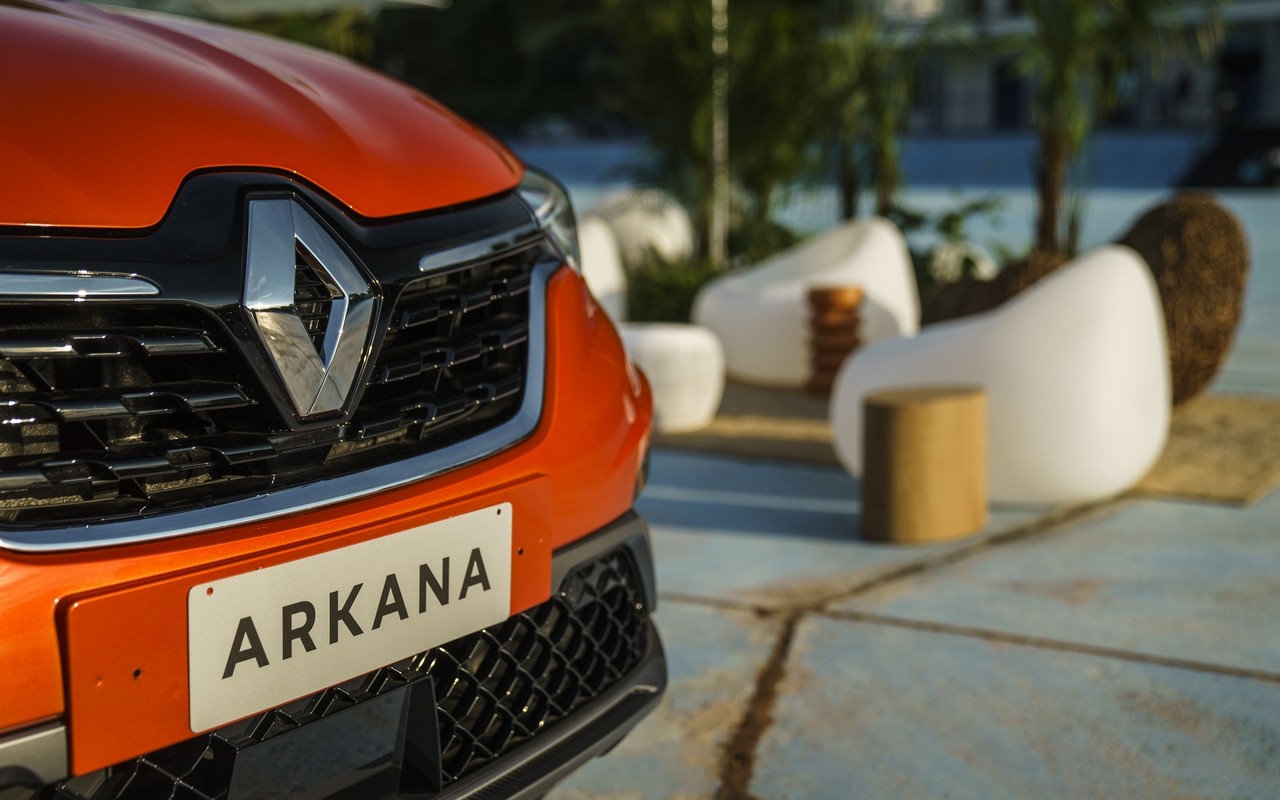 Renault Arkana E-TECH 145, nuove immagini ufficiali