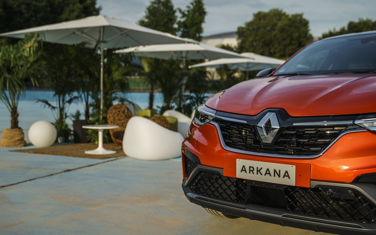 Renault Arkana E-TECH 145, nuove immagini ufficiali