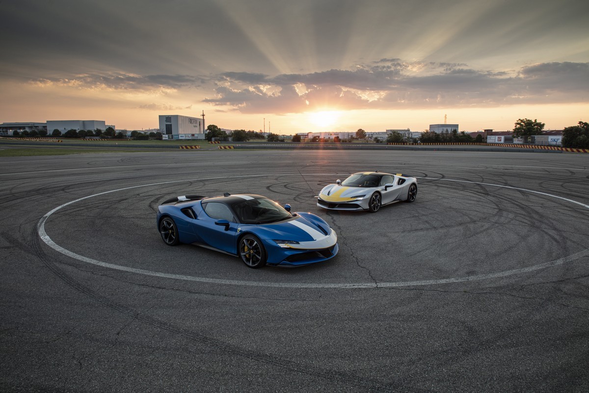 Ferrari SF90 Stradale Assetto Fiorano: la prova in pista