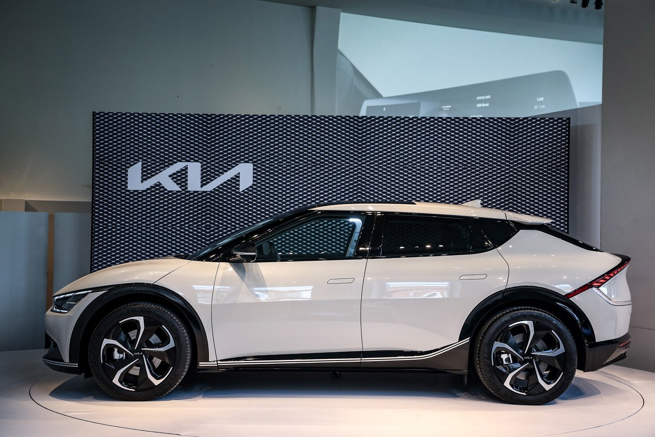 Kia EV6: immagini ufficiali