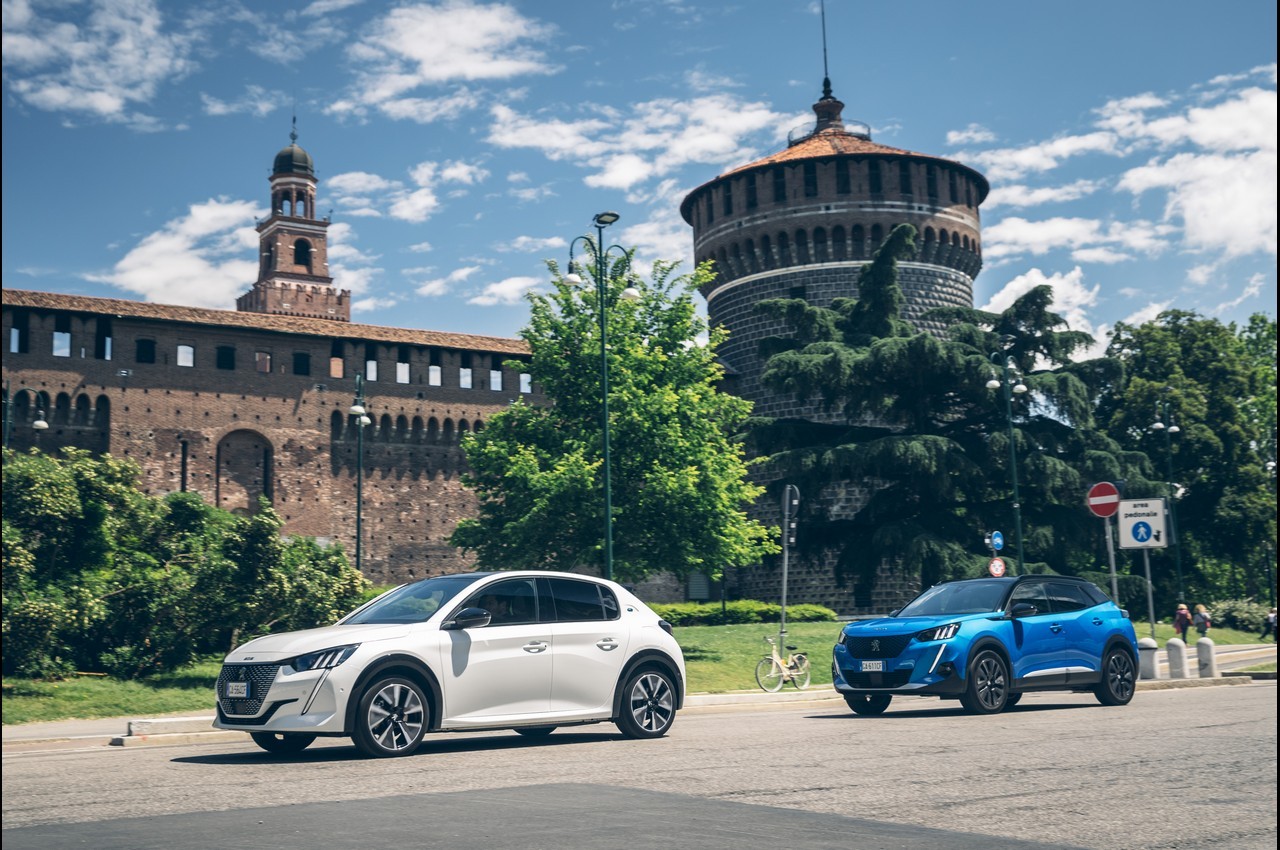 Peugeot e-208 ed e-2008 alla scoperta della Milano di Leonardo da Vinci