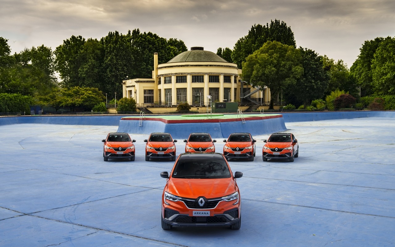 Renault Arkana E-TECH 145, nuove immagini ufficiali