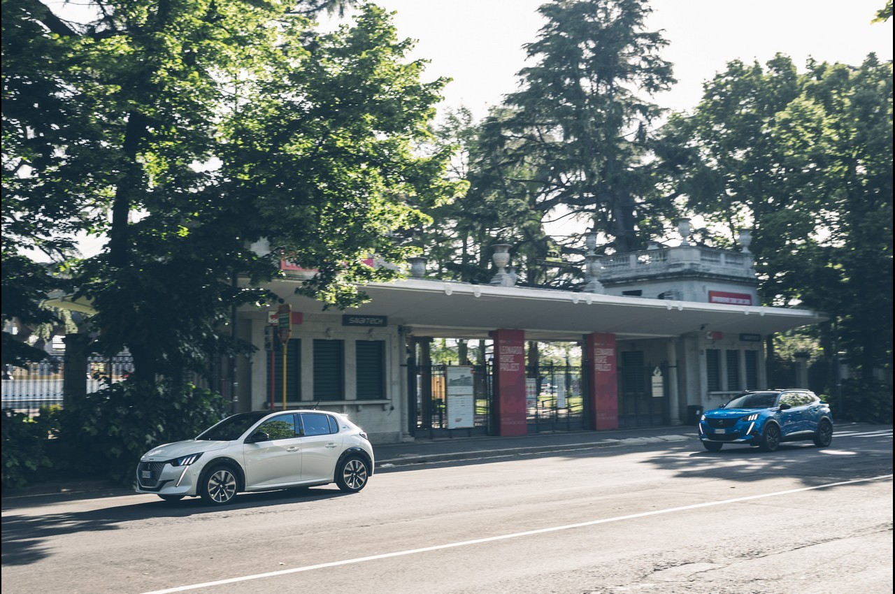 Peugeot e-208 ed e-2008 alla scoperta della Milano di Leonardo da Vinci