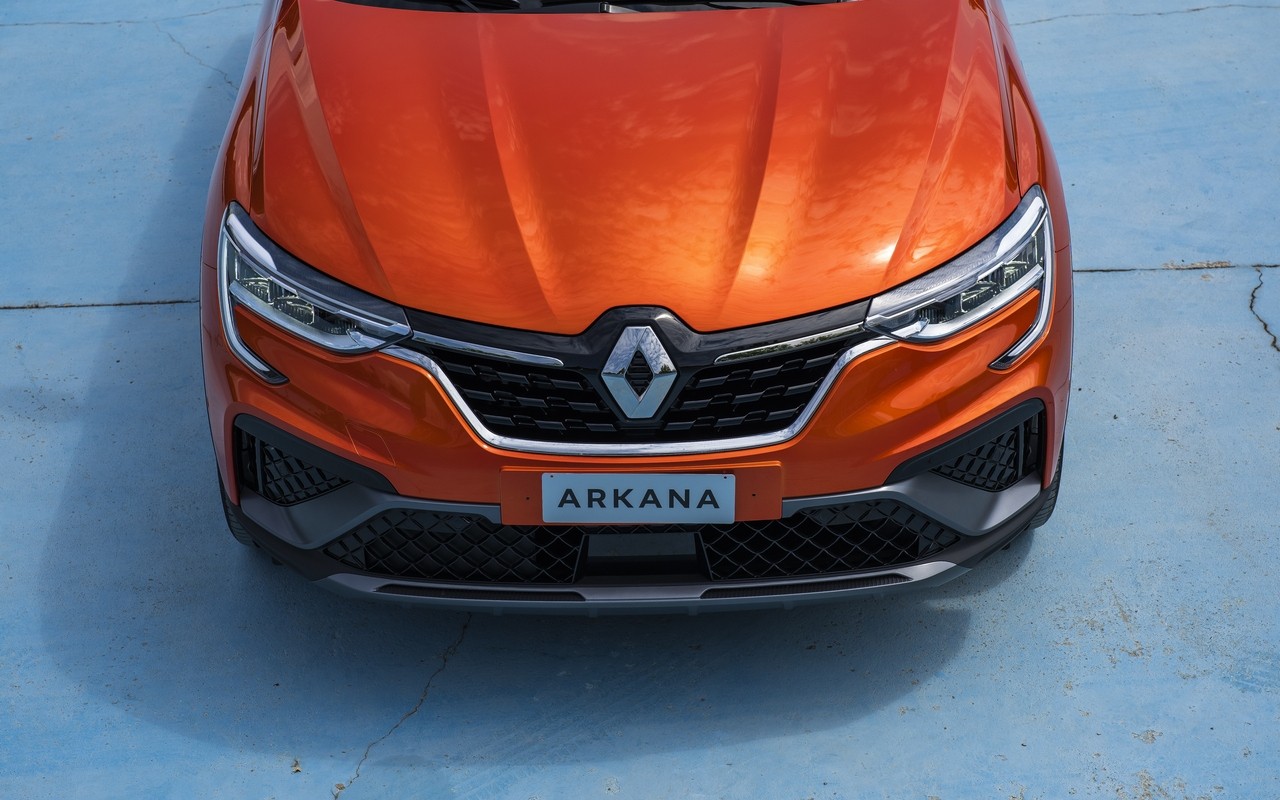 Renault Arkana E-TECH 145, nuove immagini ufficiali