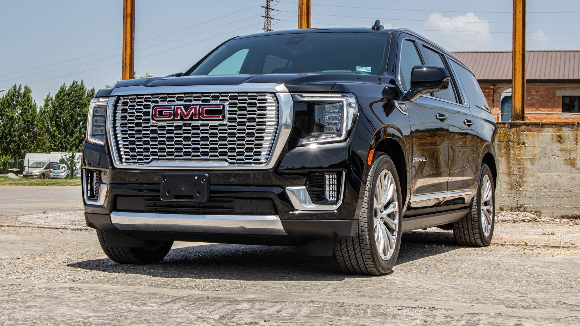 GMC Yucon Denali: le immagini ufficiali