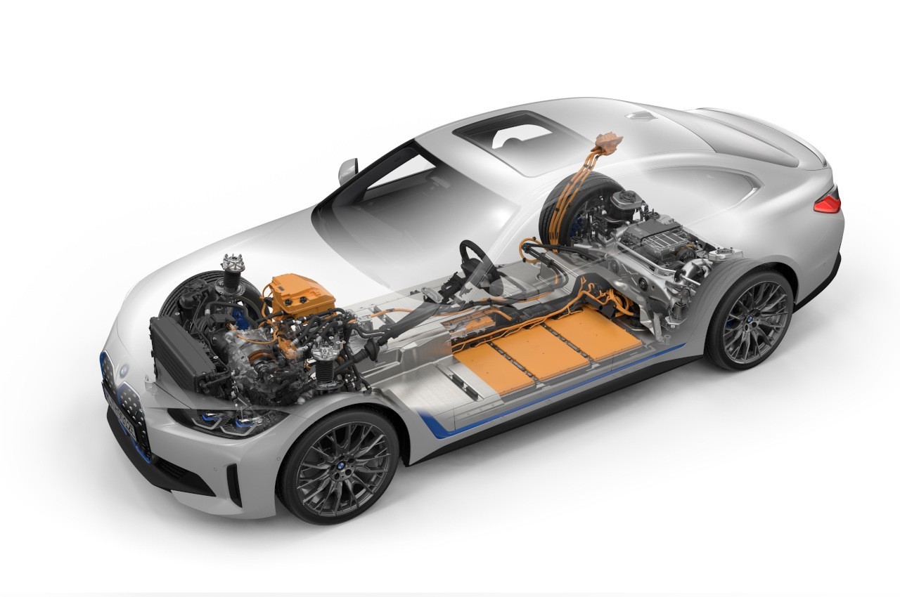 Bmw i4 2021, tecnica e produzione: immagini ufficiali