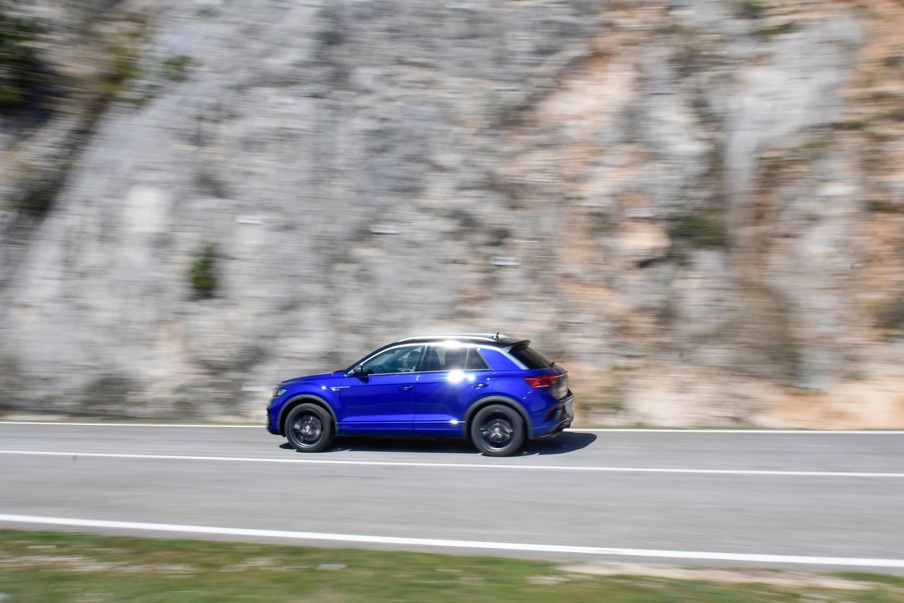 Volkswagen T-Roc R: prova su strada