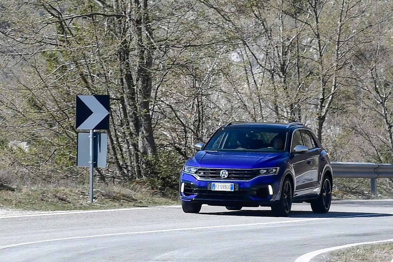 Volkswagen T-Roc R: prova su strada