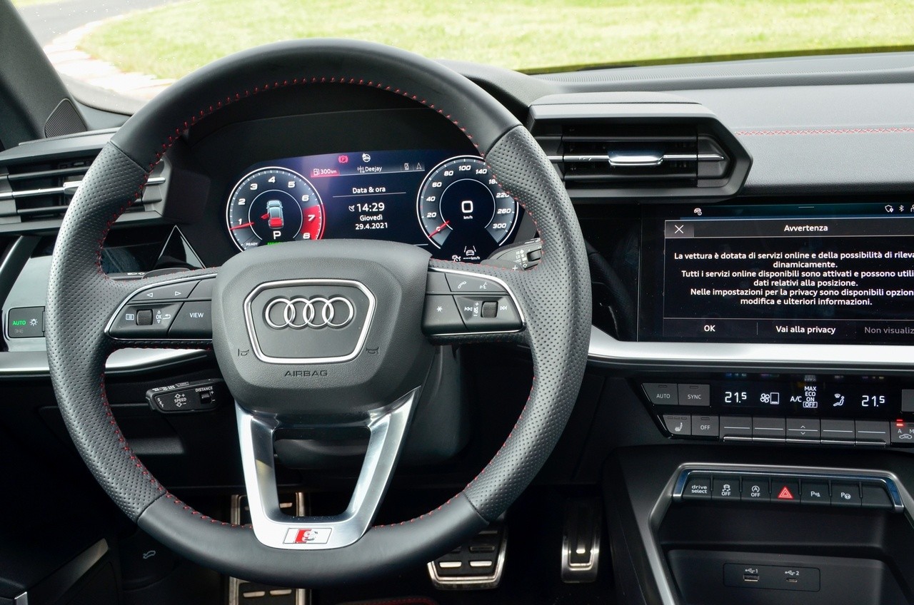 Audi S3: la prova su strada e in pista