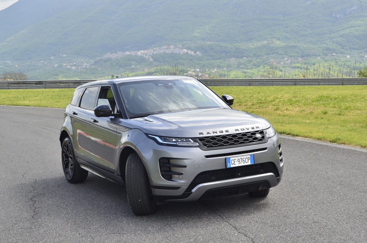 Range Rover Evoque D200 MHEV AWD R-Dynamic S: prova su strada