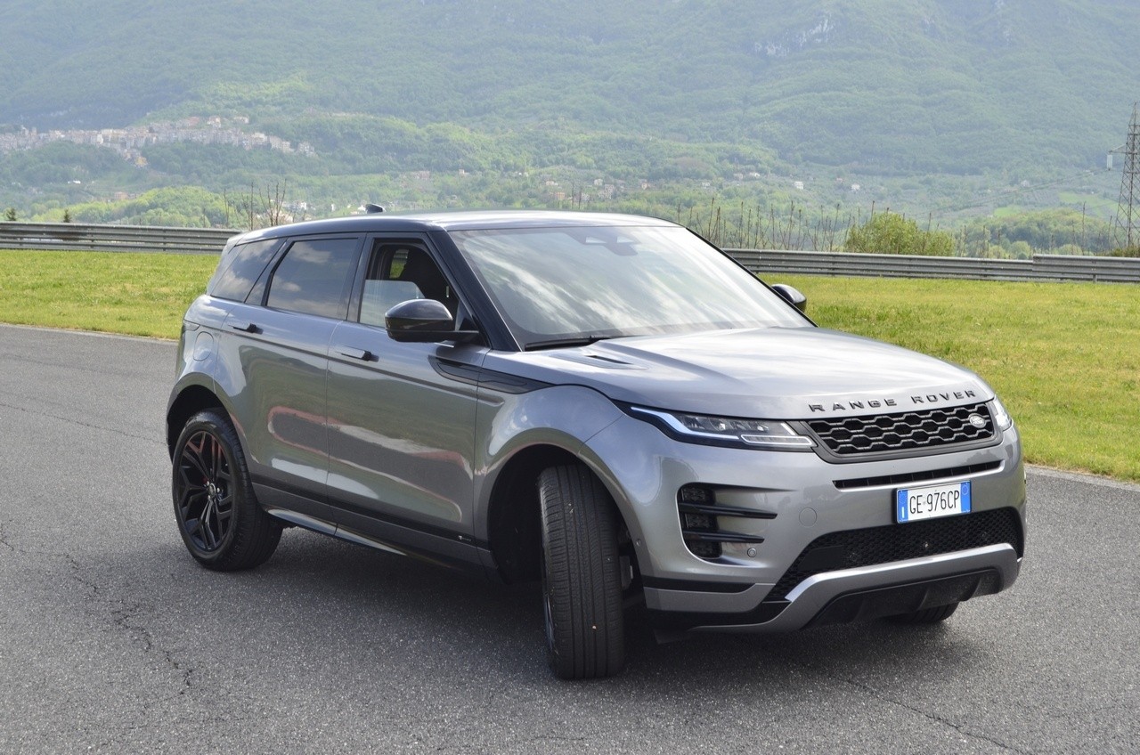 Range Rover Evoque D200 MHEV AWD R-Dynamic S: prova su strada