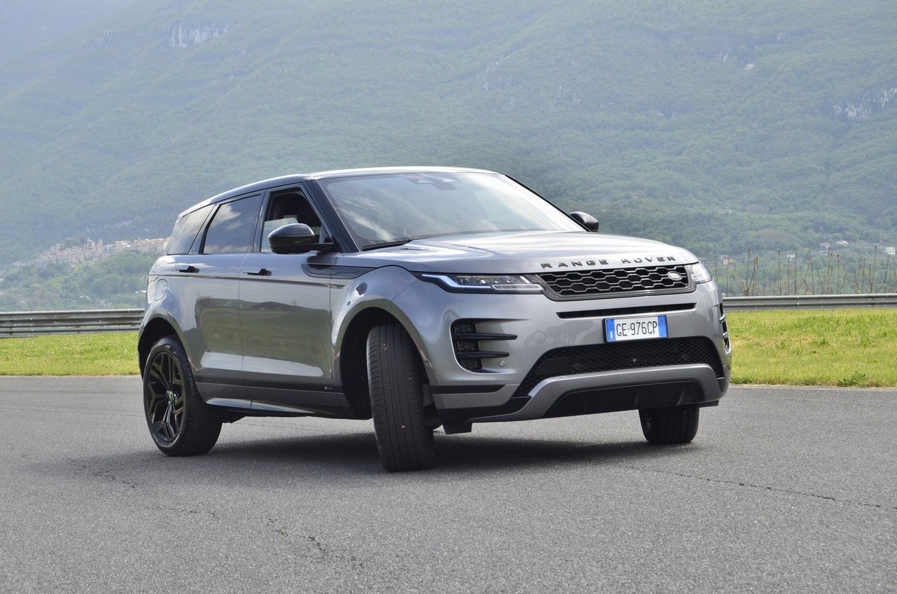 Range Rover Evoque D200 MHEV AWD R-Dynamic S: prova su strada