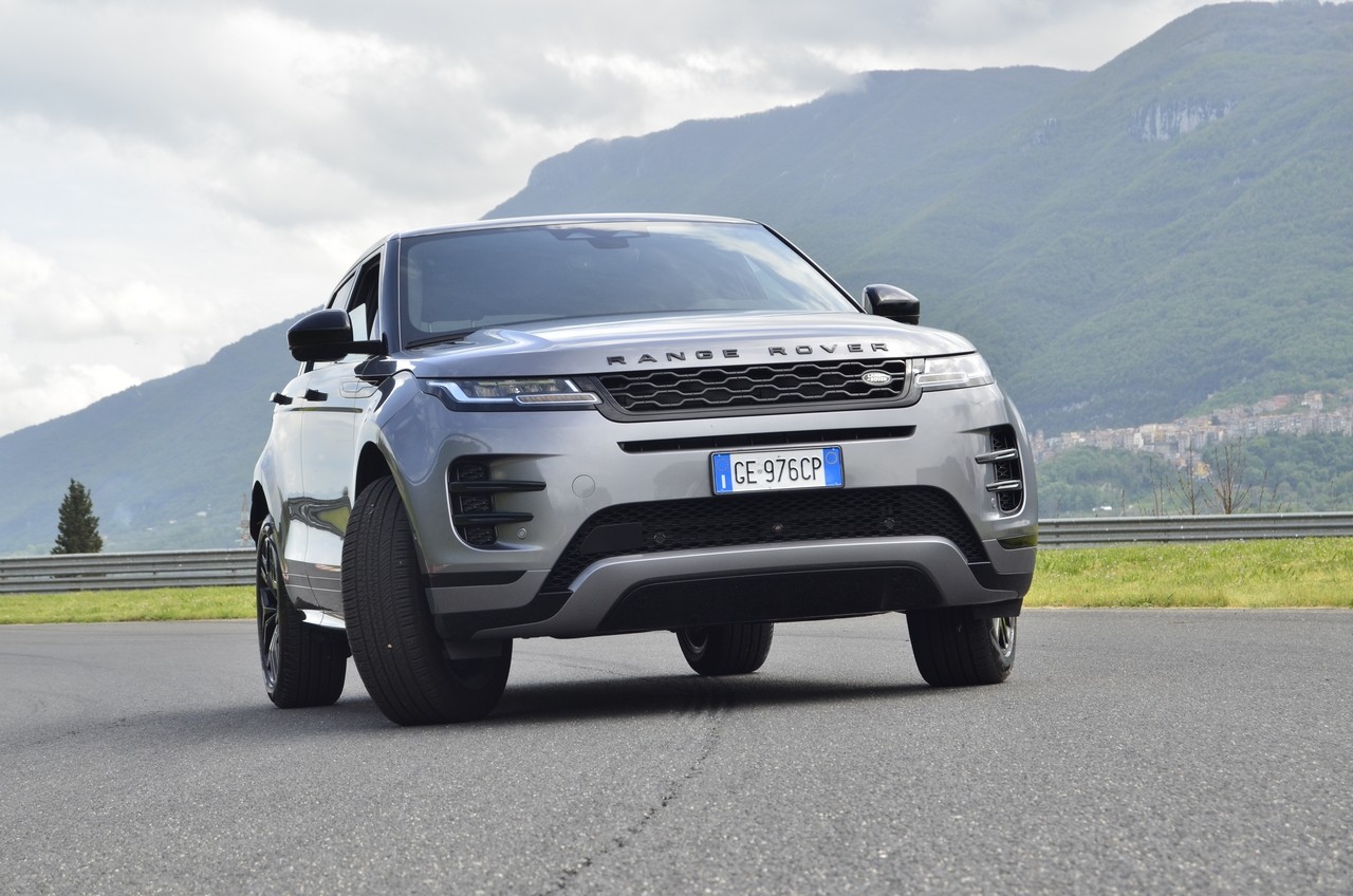 Range Rover Evoque D200 MHEV AWD R-Dynamic S: prova su strada