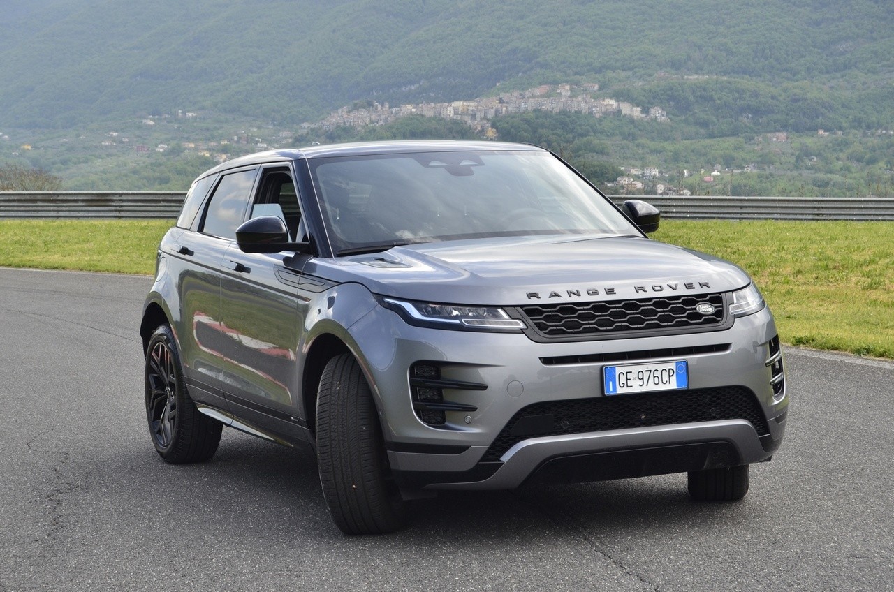 Range Rover Evoque D200 MHEV AWD R-Dynamic S: prova su strada