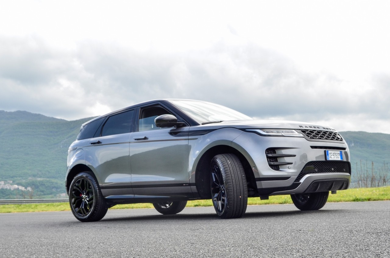 Range Rover Evoque D200 MHEV AWD R-Dynamic S: prova su strada