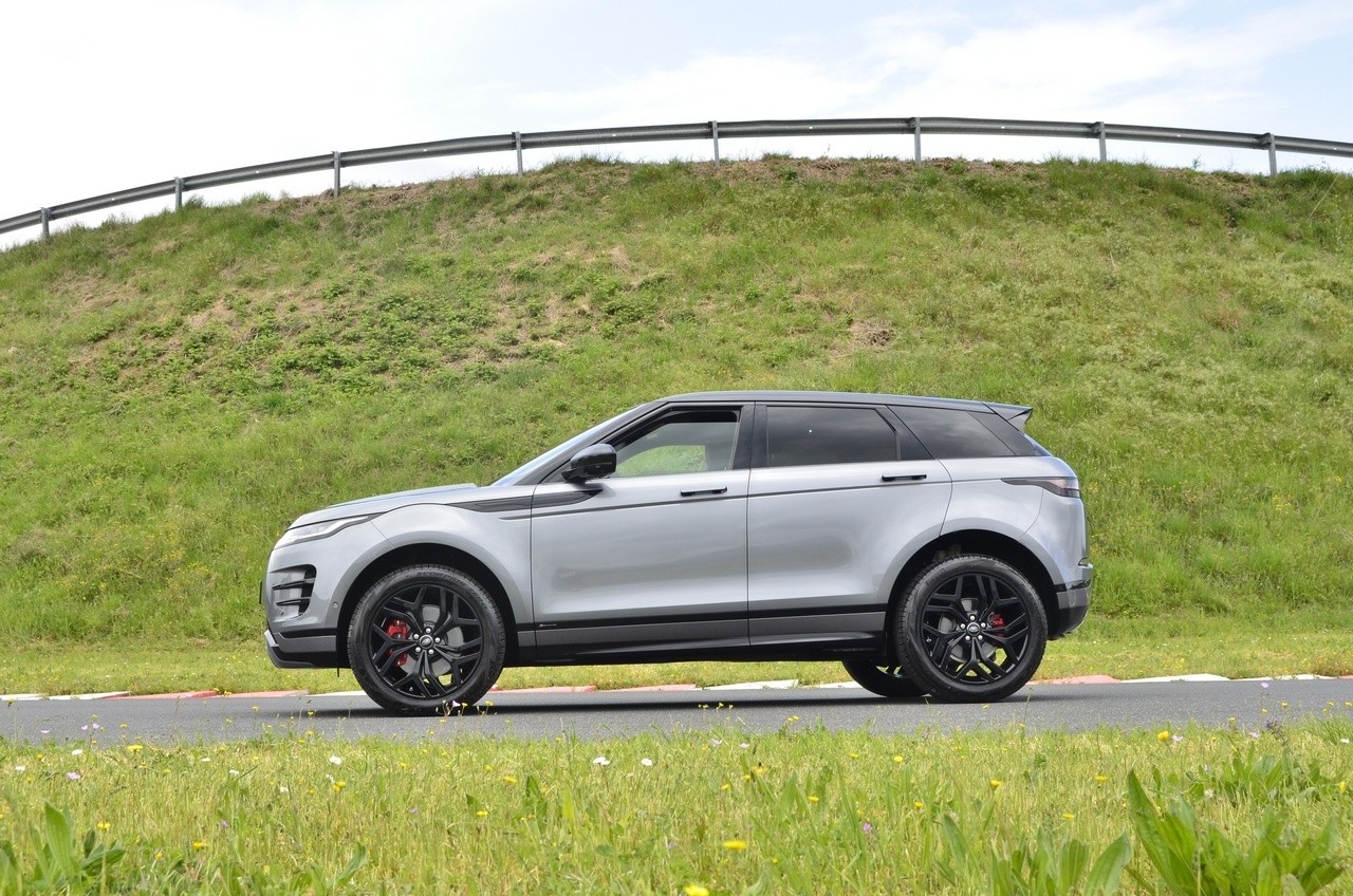 Range Rover Evoque D200 MHEV AWD R-Dynamic S: prova su strada