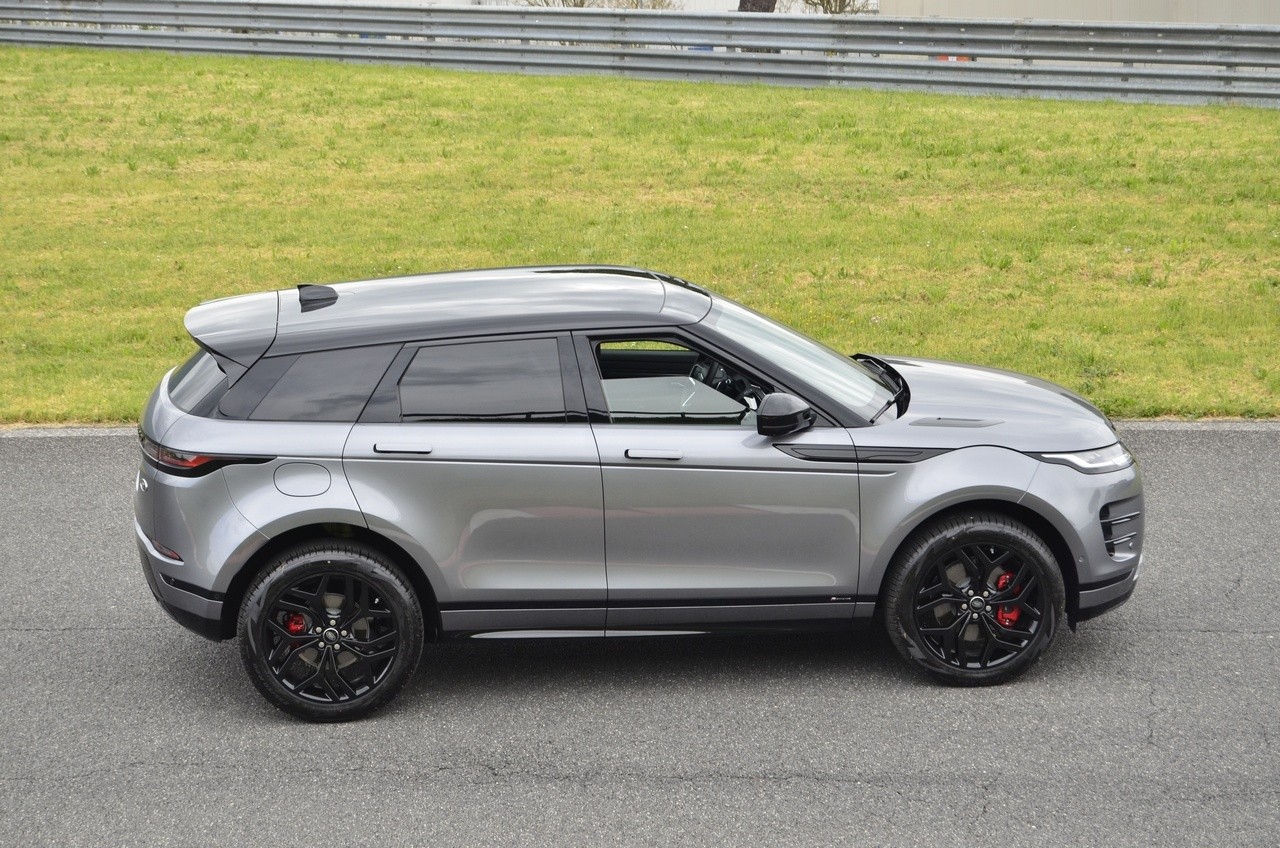 Range Rover Evoque D200 MHEV AWD R-Dynamic S: prova su strada