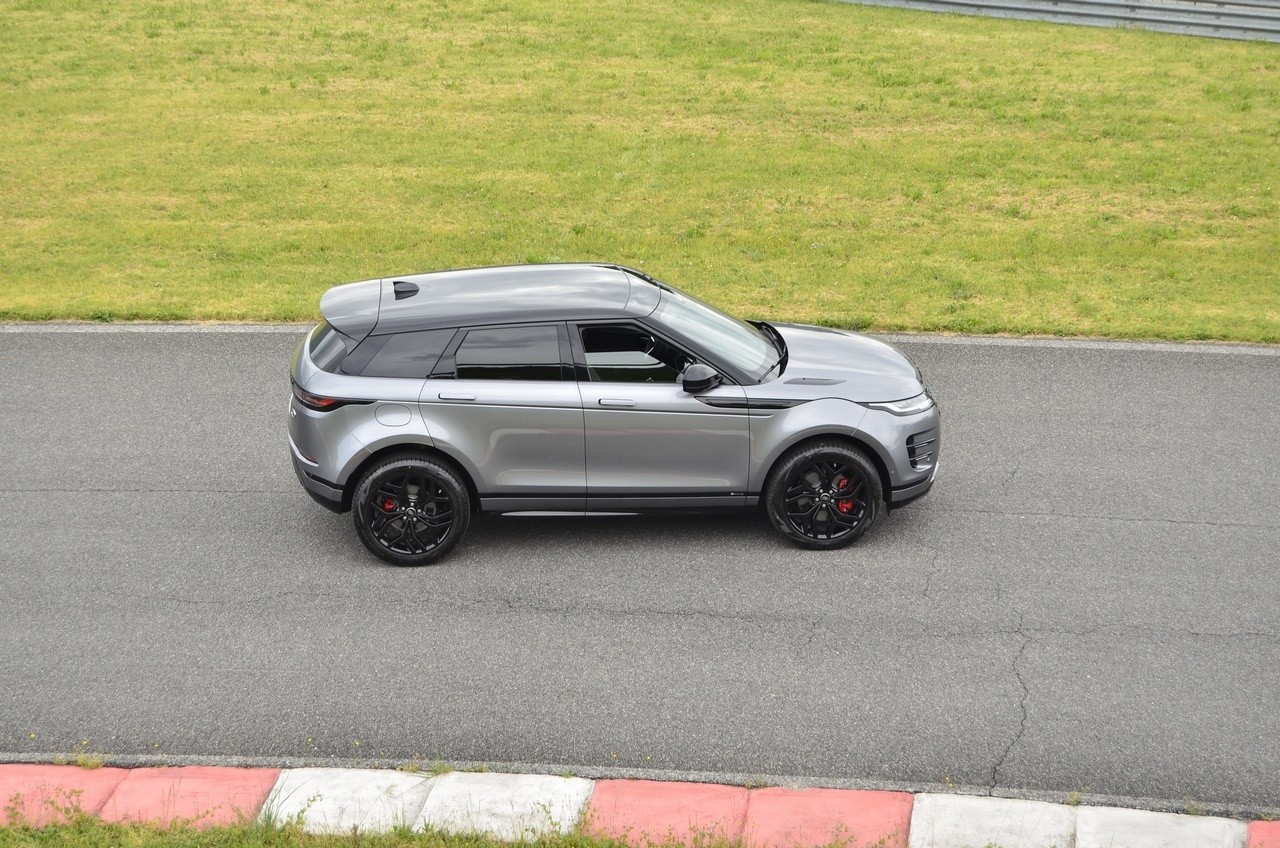 Range Rover Evoque D200 MHEV AWD R-Dynamic S: prova su strada