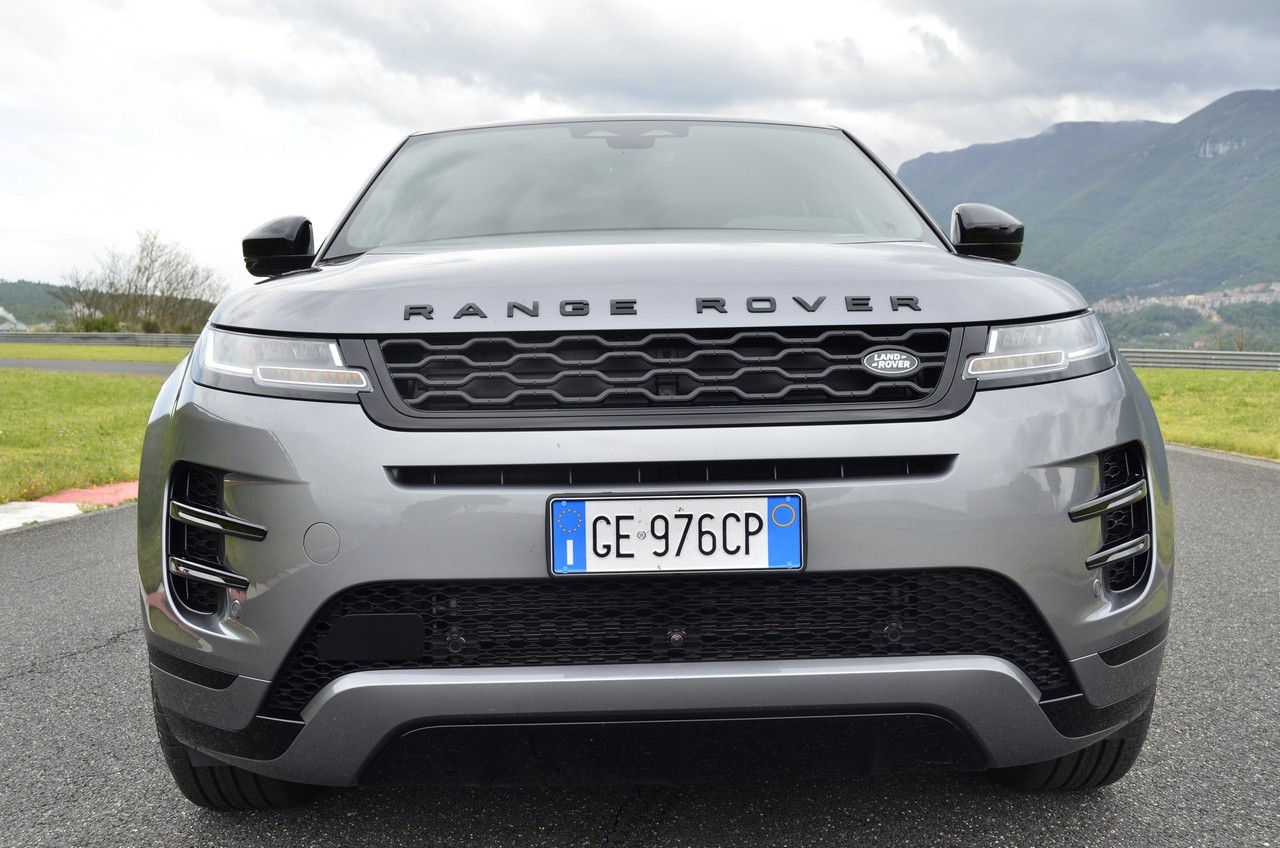 Range Rover Evoque D200 MHEV AWD R-Dynamic S: prova su strada