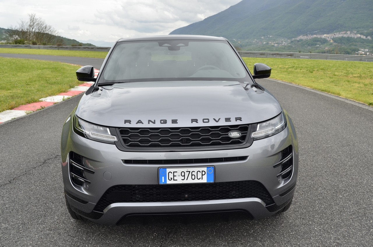 Range Rover Evoque D200 MHEV AWD R-Dynamic S: prova su strada