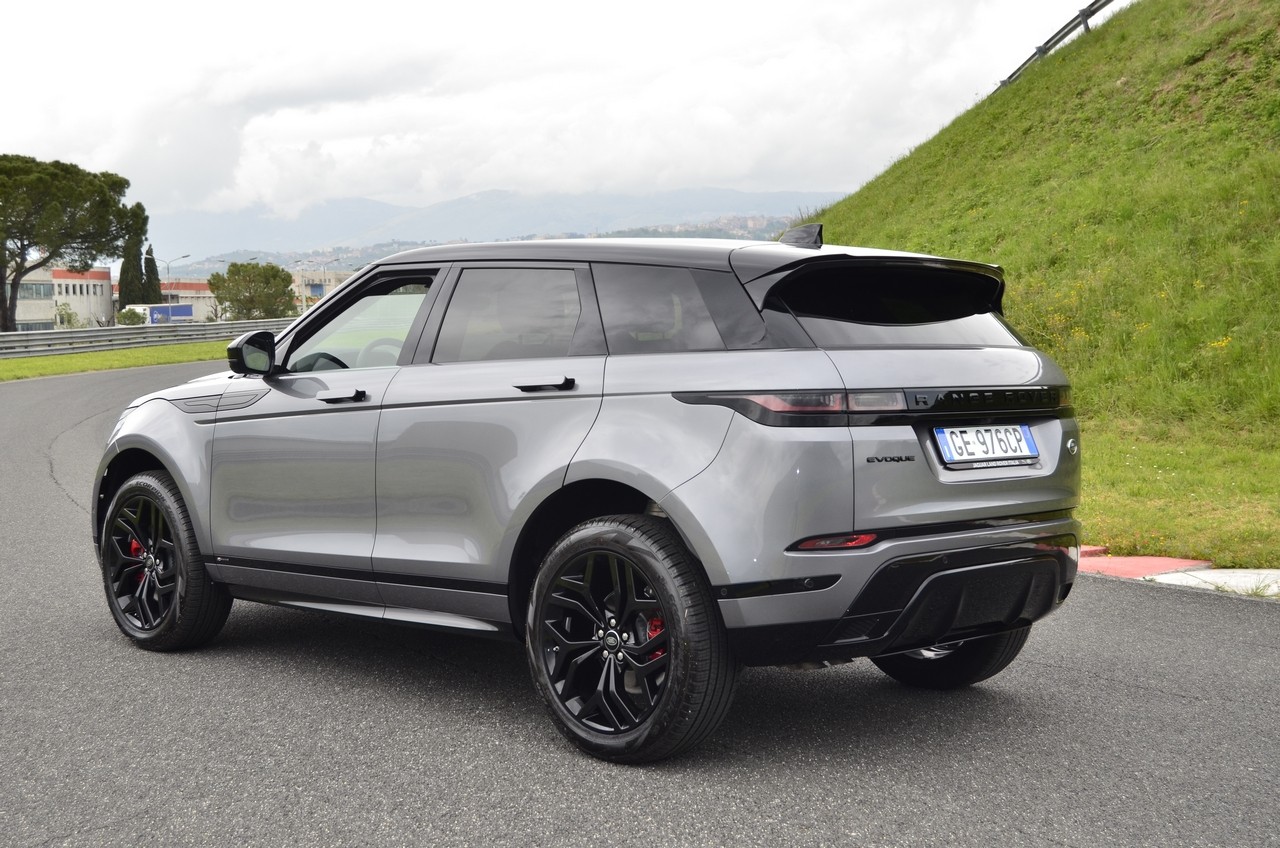 Range Rover Evoque D200 MHEV AWD R-Dynamic S: prova su strada