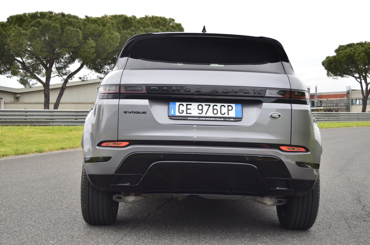 Range Rover Evoque D200 MHEV AWD R-Dynamic S: prova su strada