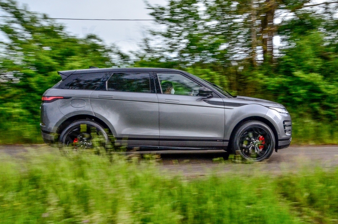 Range Rover Evoque D200 MHEV AWD R-Dynamic S: prova su strada