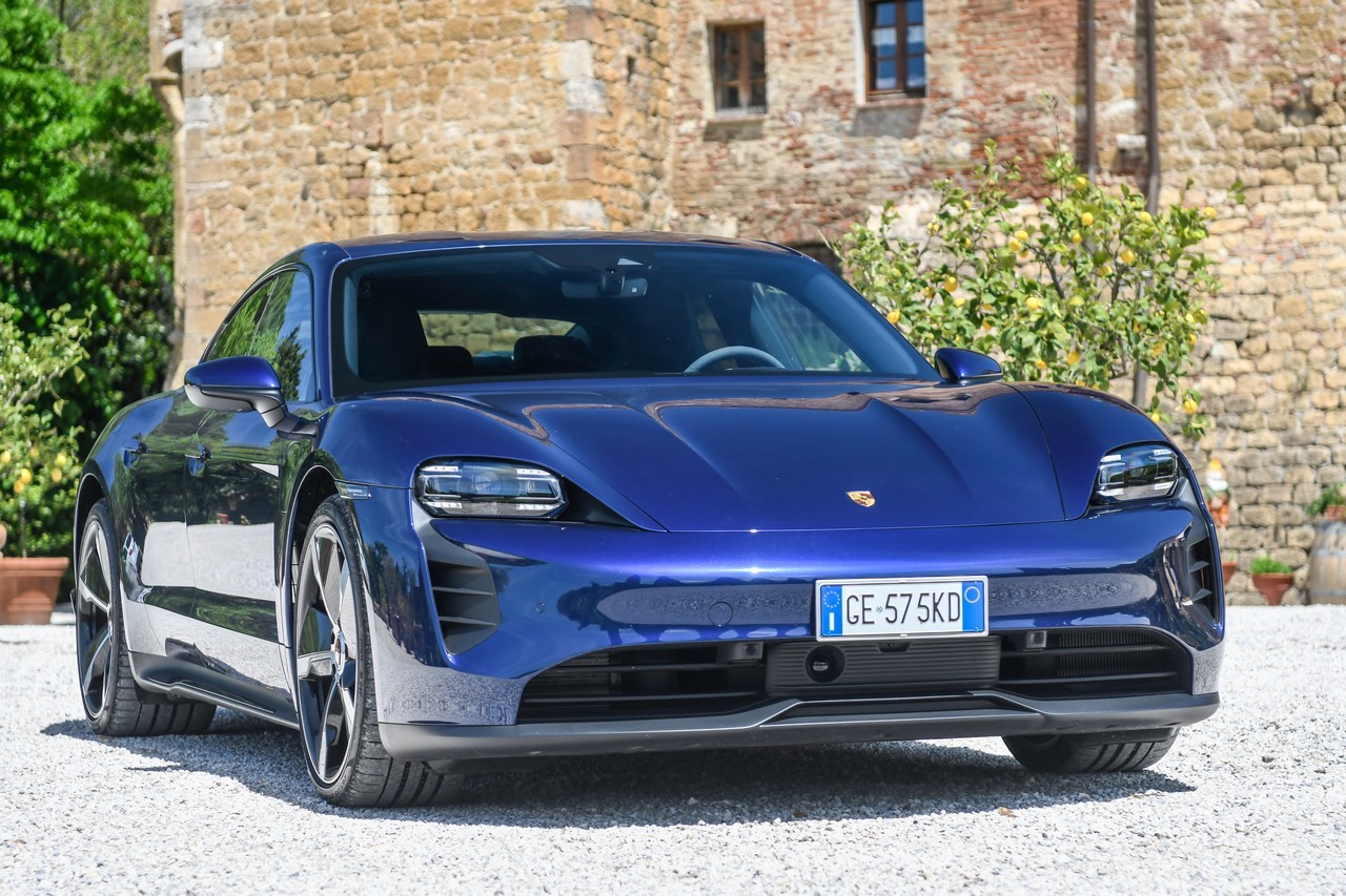 Porsche Taycan RWD: la prova su strada