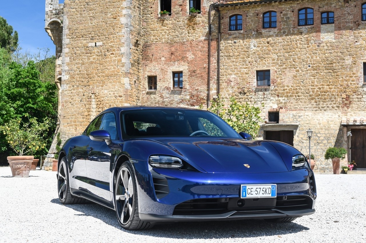 Porsche Taycan RWD: la prova su strada