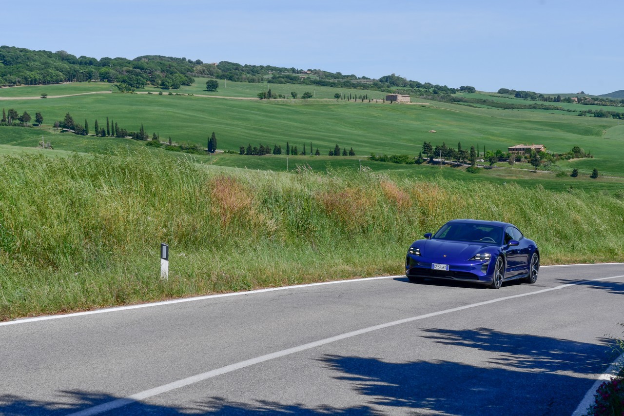 Porsche Taycan RWD: la prova su strada