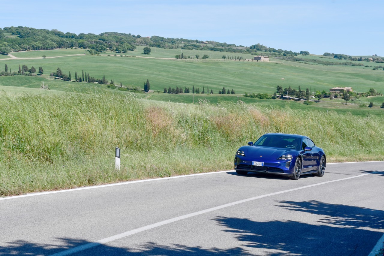 Porsche Taycan RWD: la prova su strada