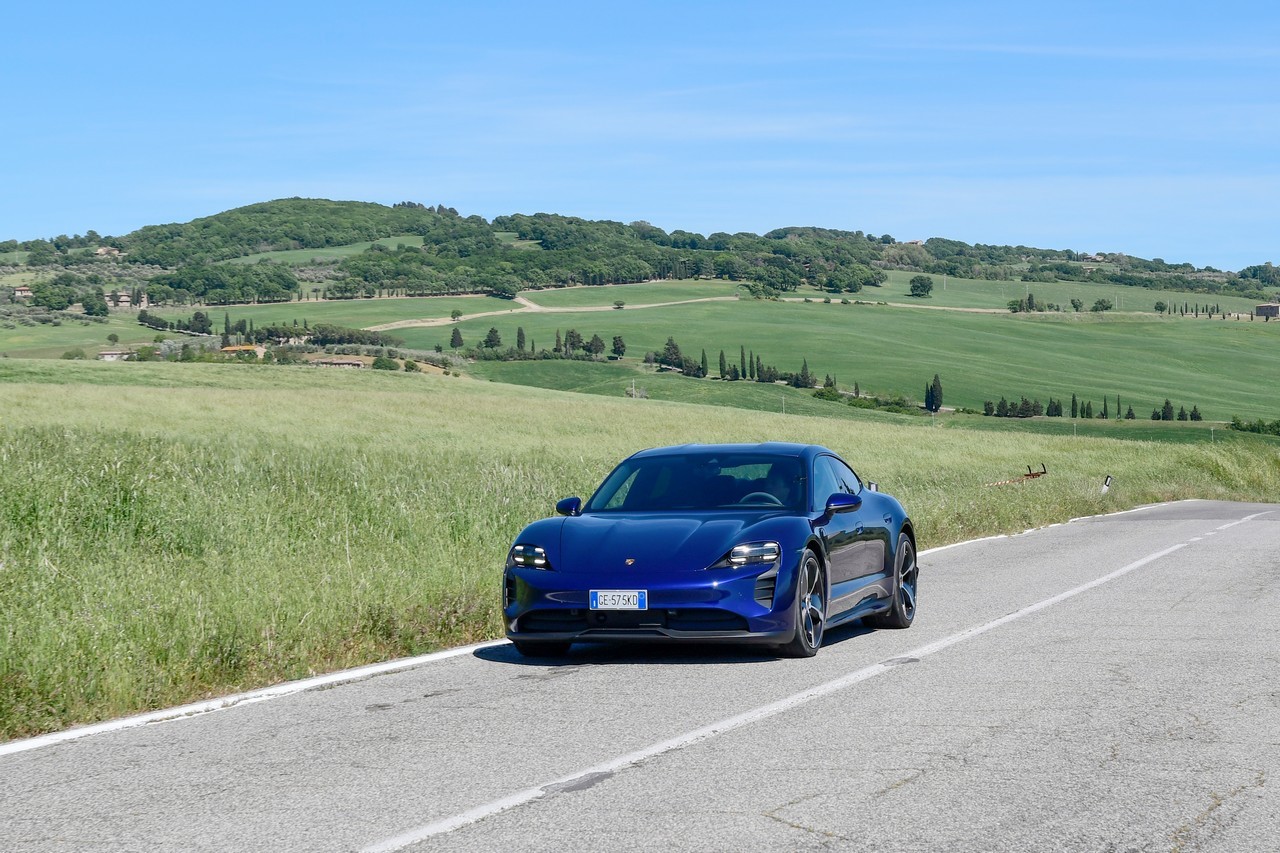 Porsche Taycan RWD: la prova su strada